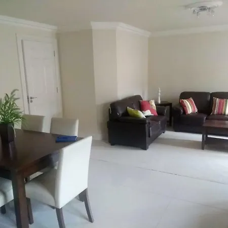 Gaelic Park Apartment *
